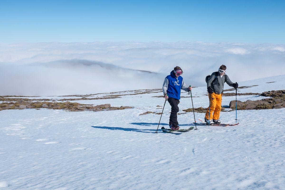 Two people skiing at Cairngorms